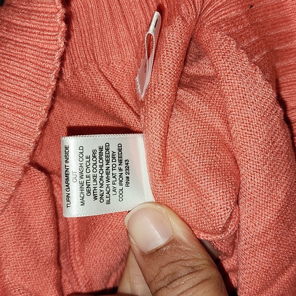 New York & Company. Pink convertible cowl neck sweater. XL - Picture 6 of 6